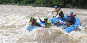 Arung Jeram Sungai Cimanuk