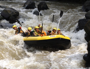 Rafting Sungai Cisadane